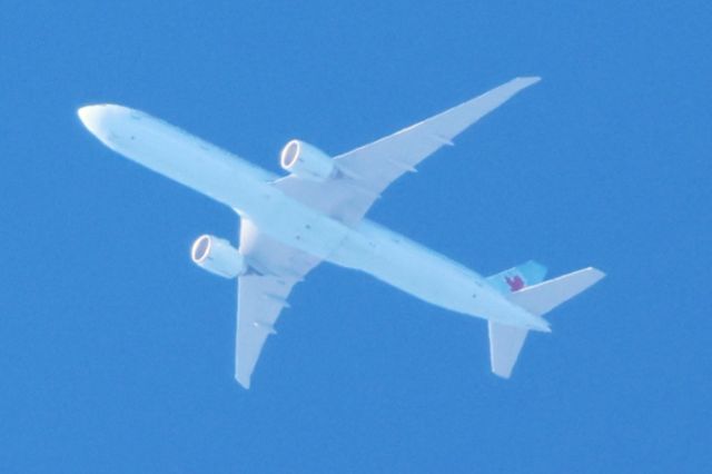 Boeing 777-200 (C-FNNU) - C-FNNU Boeing B-777 335 ER. Air Canada AC891. De Rome FCO. Vers Toronto YYZ. Altitude 10973 Mètres. Vitesse 733 KM/H. Survolant la ville de Lavaltrie QC. Le 17-03-2025 à  17:46.