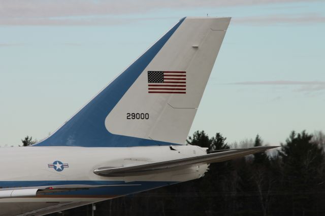 Boeing 747-200 (N29000) - Tail of Air Force One as it passes by at KGRB.