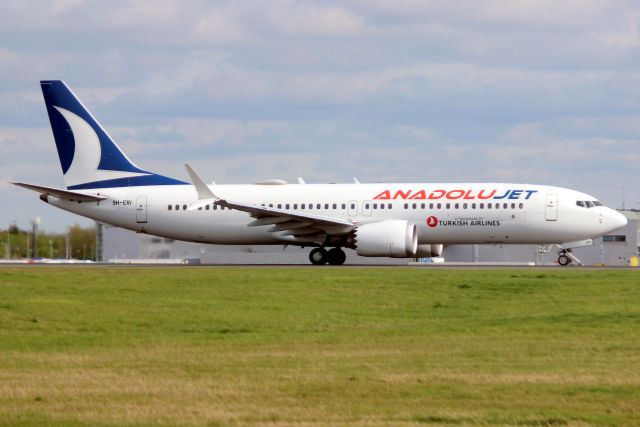 Boeing 737 MAX 8 (9H-ERI) - Departing rwy 22 on 11-Apr-24 operating flight TKJ1990 to LTFJ.