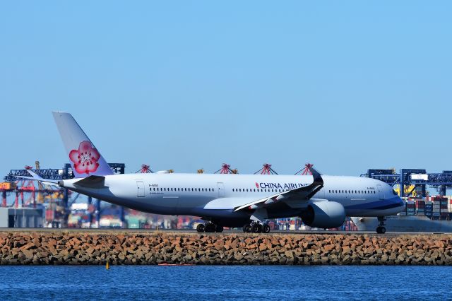 Airbus A350-900 (B-18905) - B-18905 China Airlines Airbus A350-941 YSSY 20 MAY 2018