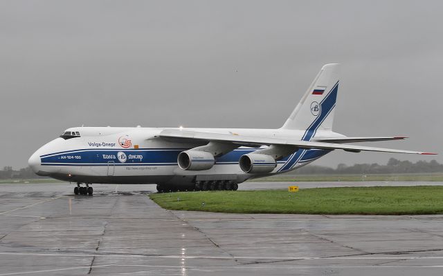 Antonov An-124 Ruslan (RA-82077) - volga-dnepr an-124-100 ra-82077 taxing on to stand at shannon 27/9/17.