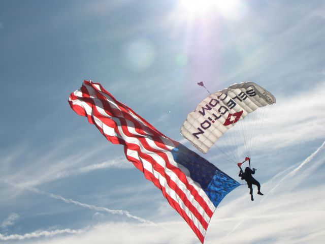 — — - I was at the Warren County Regional Airport and was waiting to go for a flight. I happened to have my camera during a practice jump for an upcoming sports event