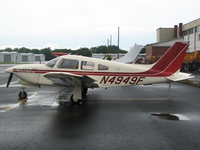 Piper Cherokee Arrow (N4949F) - at Queen City