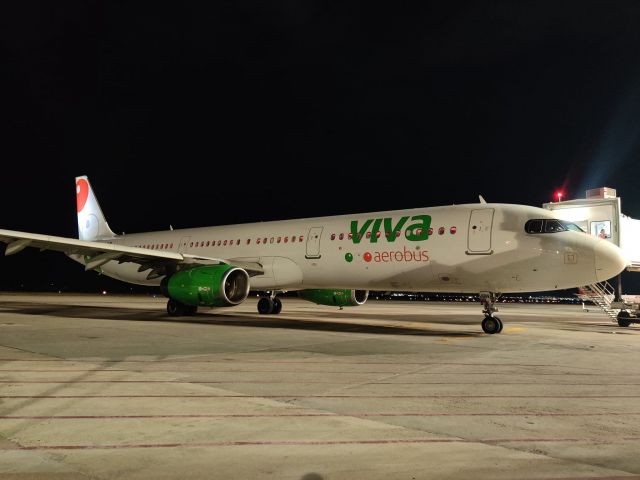 Airbus A321 (XA-VBW)