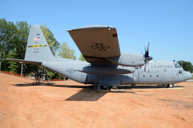 Lockheed C-130 Hercules (62-1829)