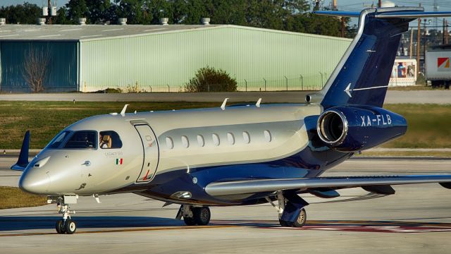 Embraer Legacy 550 (XA-FLB) - Exiting 4 at N6.