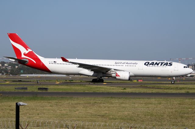 Airbus A330-300 (VH-QPE) - taken from "Sheps Mound" viewing area on 3 December 2018