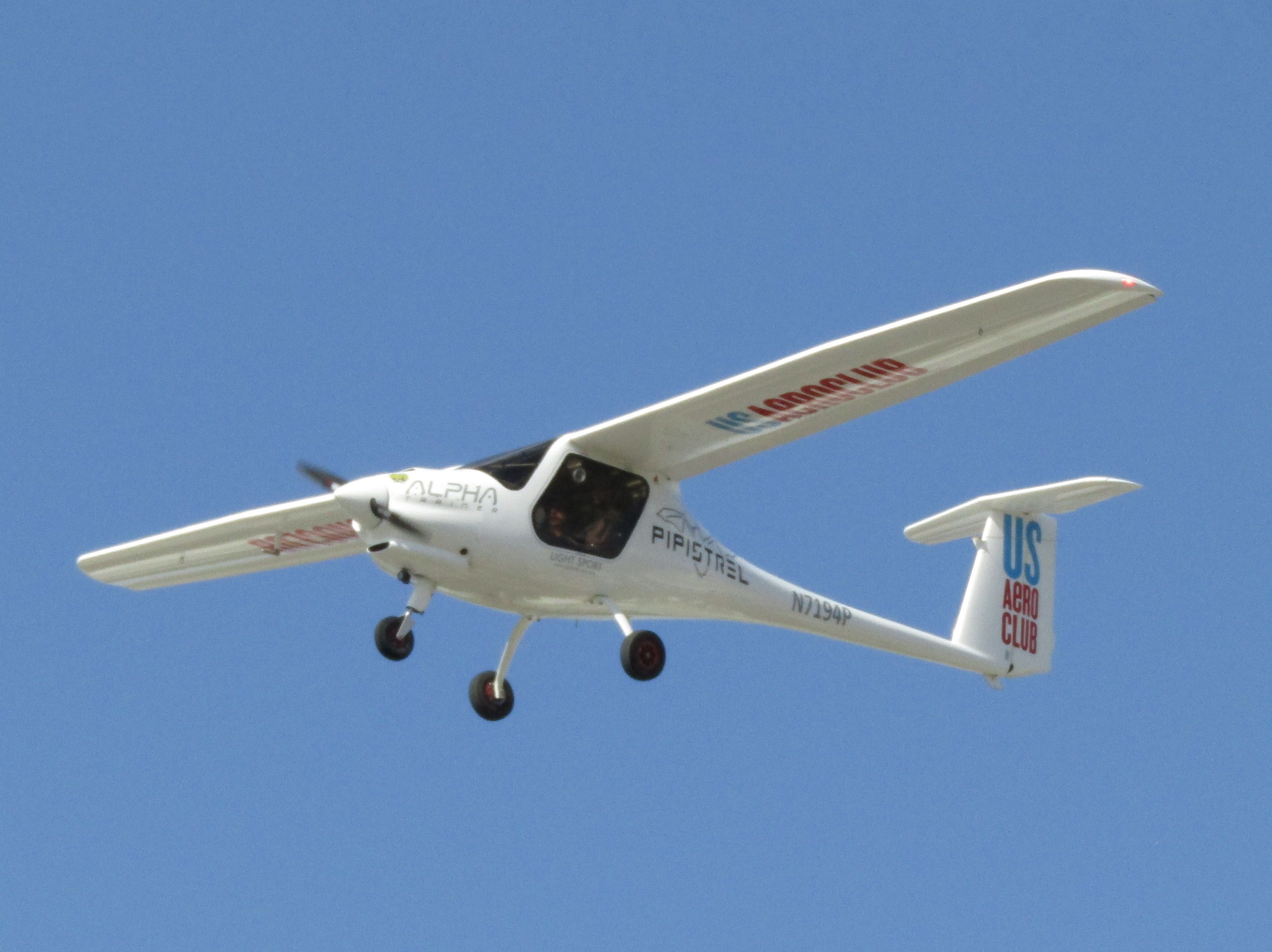 PIPISTREL Alpha Trainer (N7194P) - Landing RWY 24
