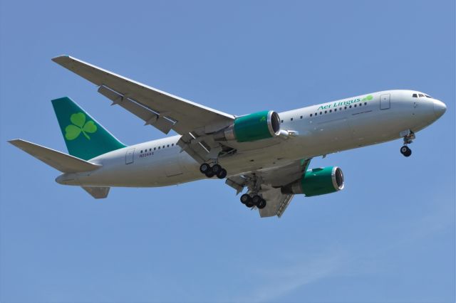 BOEING 767-200 (N234AX) - "Omni Lingus"