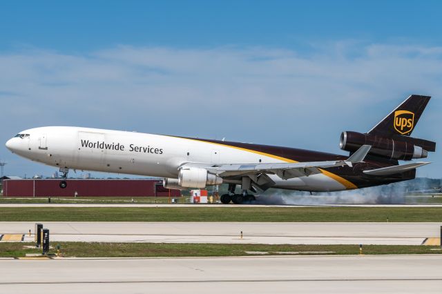 Boeing MD-11 (N273UP) - Hard touchdown