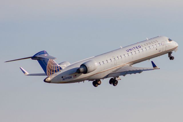 Canadair Regional Jet CRJ-700 (N791SK)