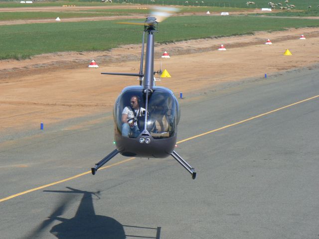 Robinson R-44 (VH-RCL)