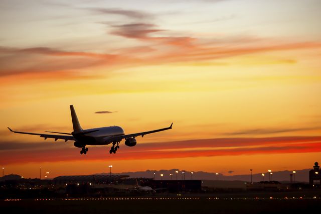 Airbus A330-300 (HA-LHU) - Shadow landing in LHBP, Budapest Liszt Ferenc Airport.