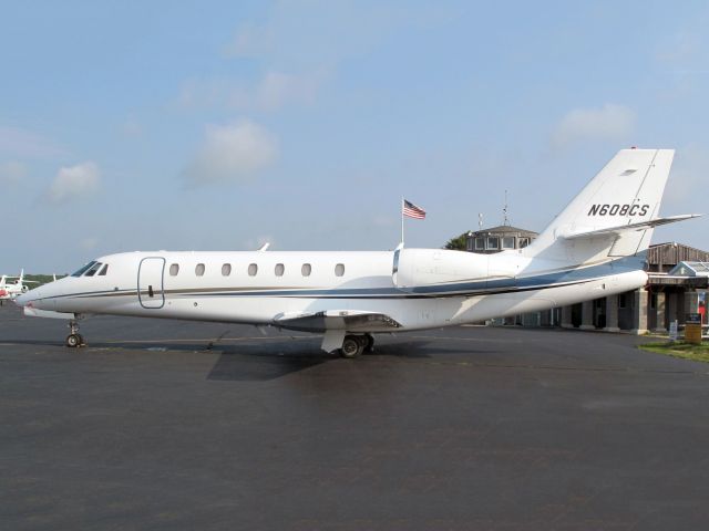 Embraer Phenom 100 (N608CS)