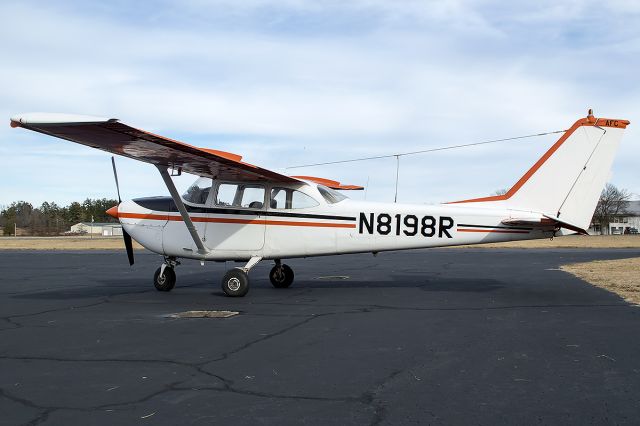 Cessna Skyhawk (N8198R) - Arkansas Forestry Commission aircraft, on the ramp during a SAR mission in west Arkansas. February 2014