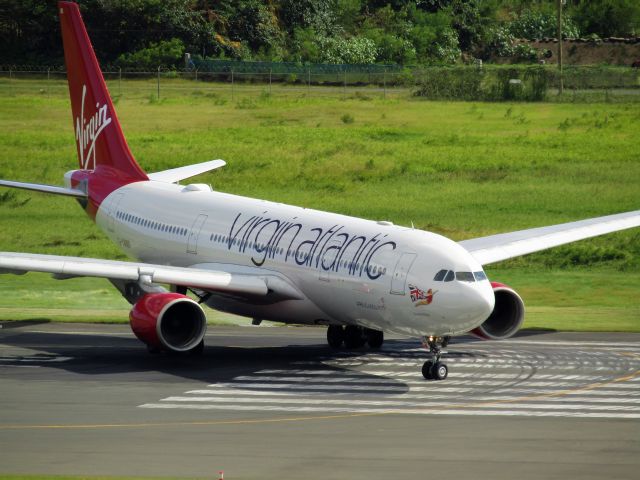 Airbus A330-200 (G-VWND)