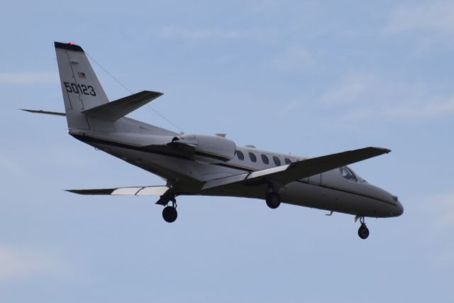 Cessna Citation V (9500123) - Duke 25 inbound from Weisbaden, Germany, on finals runway 25 Belfast International on Monday, 21 March 2016.