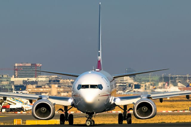 Boeing 737-800 (7T-VKR)