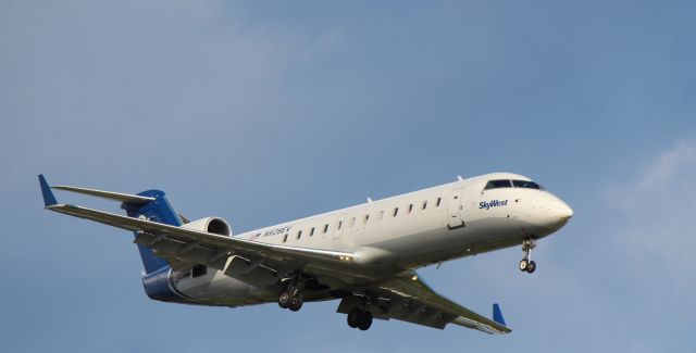 Canadair Regional Jet CRJ-200 (N928EV)