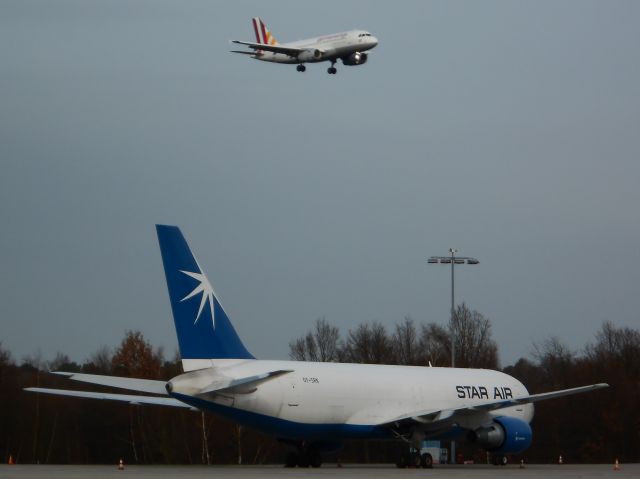 BOEING 767-300 (OY-SRK)