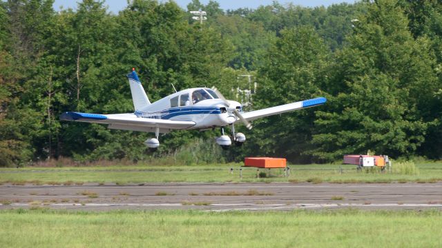 Piper Cherokee (N9737W)