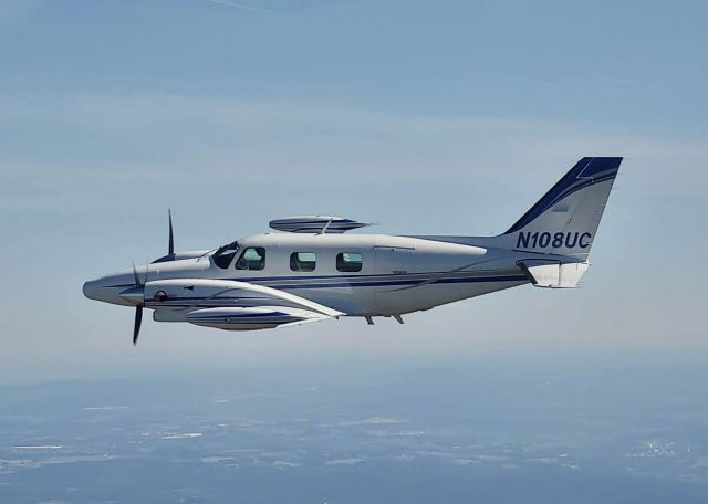 Piper Navajo (N108UC)