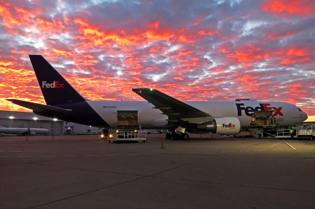 BOEING 767-300 (N145FE) - FedEx 767