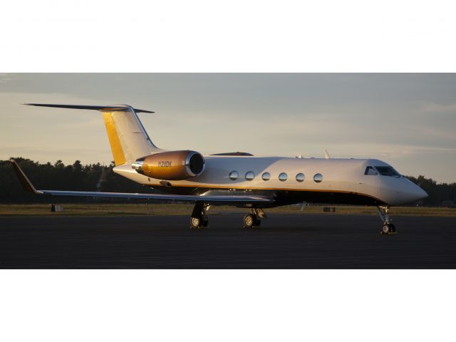 Gulfstream Aerospace Gulfstream IV (N211DK) - A very nice business jet.