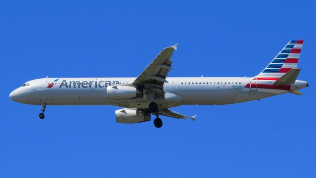 Airbus A321 (N971UY)