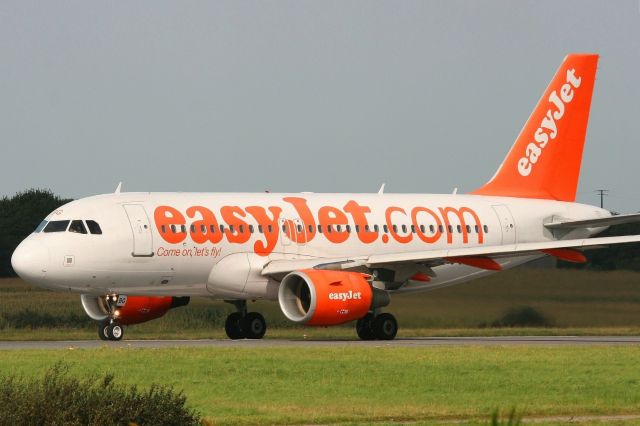 Airbus A319 (G-EZBG) - Airbus A319-111, Brest-Guipavas Airport (LFRB - BES)