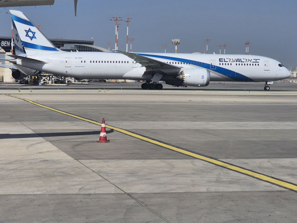 Boeing 787-9 Dreamliner (4X-EDD)