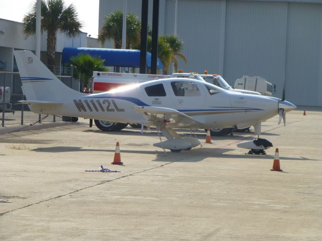 Lancair Columbia 400 (N1112L)