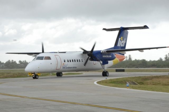 de Havilland Dash 8-300 (V2-LGB)