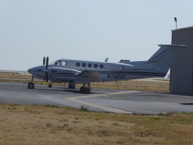 Beechcraft Super King Air 200 (N746KF)