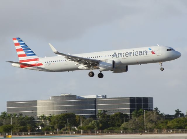 Airbus A321neo (N953XV) - An American A321neo."Arriving From San Francisco(KSFO)