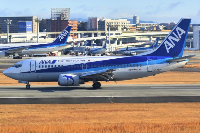 Boeing 737-500 (JA8500)