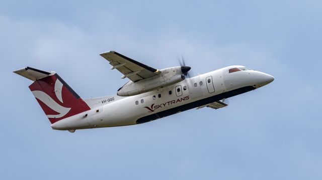 de Havilland Dash 8-100 (VH-QQG)