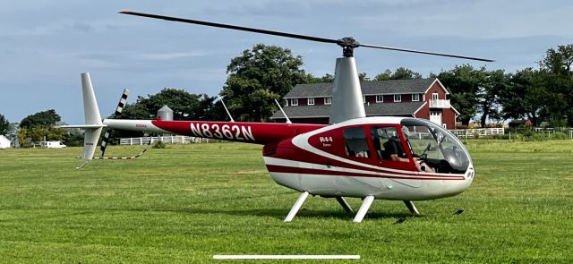 Robinson R-44 (N8362N)