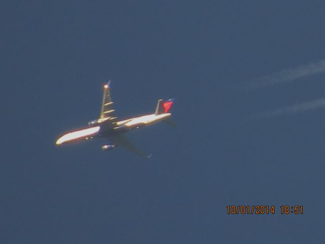 Boeing 757-200 (N541US) - Delta Airlines flight 1926 from ATL to MCI over the Southeastern Kansas at Southwestern Missouri State lines at 39,300 feet.