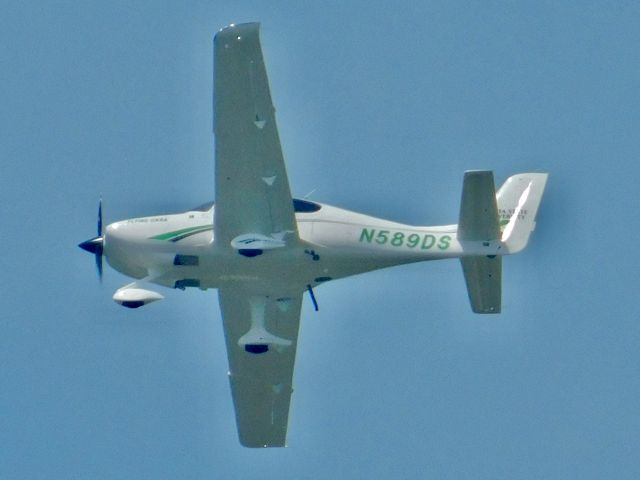 Cirrus SR-20 (N589DS) - One of Delta State’s new planes on approach to Cleveland Municipal Airport 
