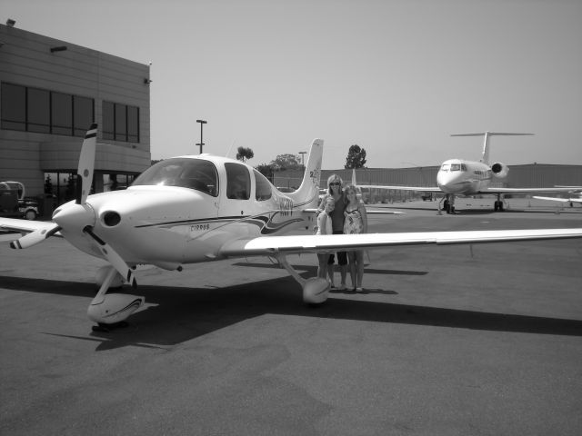 Cirrus SR-22 (N537V)