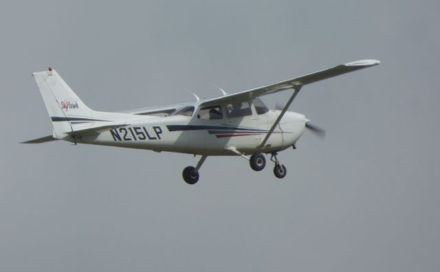 Cessna Skyhawk (N215LP) - Shown here on departure is a Cessna Skyhawk in the Summer of 2018.