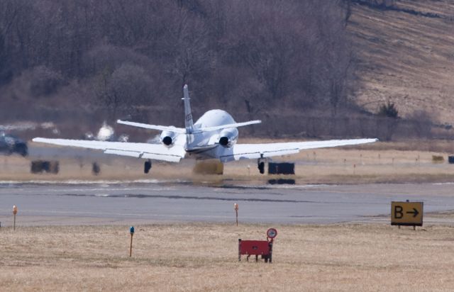 Cessna Citation V (N365EA2) - Take off RW 26.