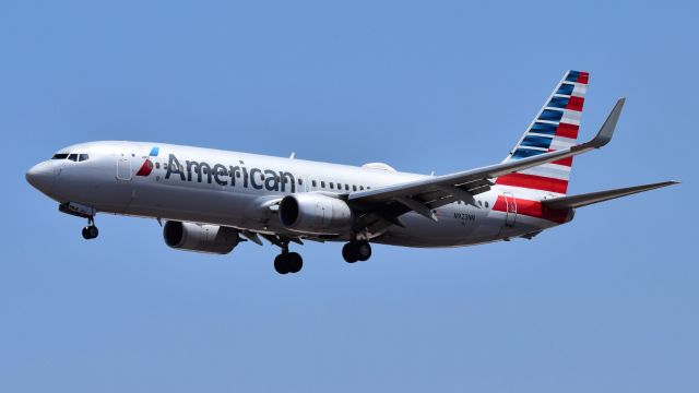 Boeing 737-800 (N923NN) - Arriving in Las Vegas from DFW