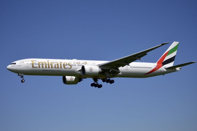 BOEING 777-300 (A6-END) - Emirates B777-31H(ER) (A6-END) on its regular midday arrival at NCL from DXB in 2019. (Photo May 2019)
