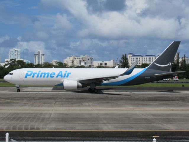BOEING 767-300 (N1487A)