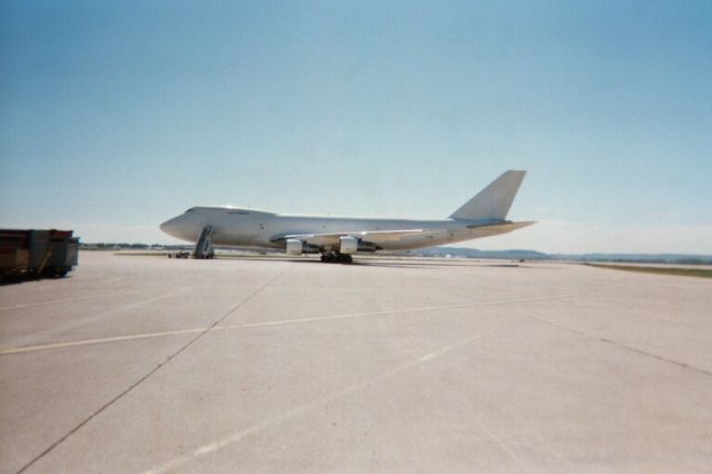 Boeing 747-200 (A6-GDP) - From the Dubai Royal AIr Wing, in Louisville for a horse charter this aircraft was used exclusively for transporting the horses for the Sultan of Dubai.