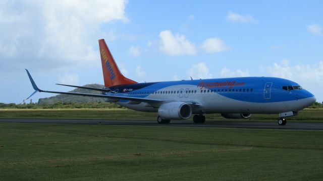 Boeing 737-800 (C-GEWI)