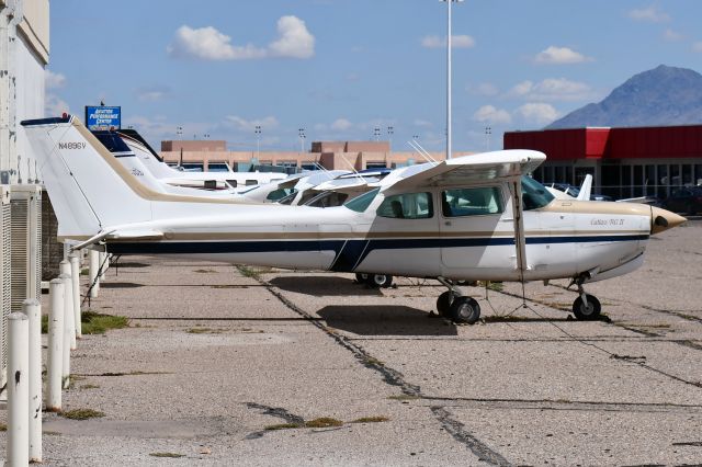 Cessna Skyhawk (N4896V)