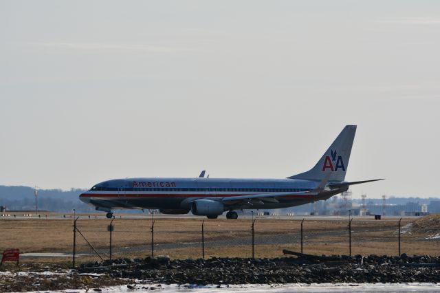 Boeing 737-800 (N938AN)